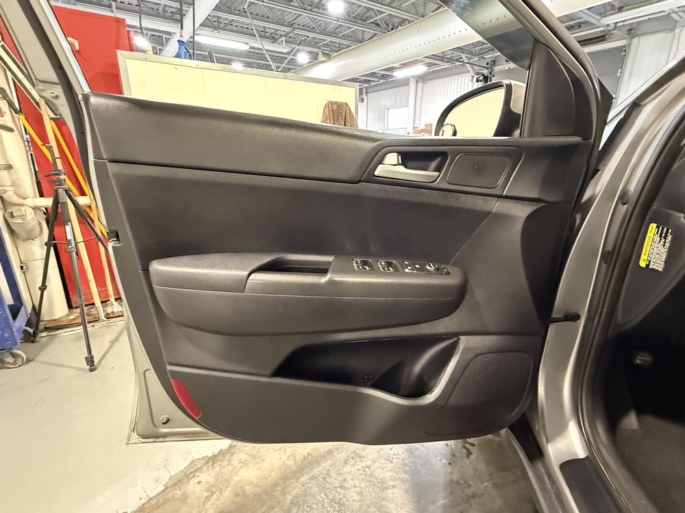 Kia Sportage LX 2021 d&rsquo;occasion à vendre - 13