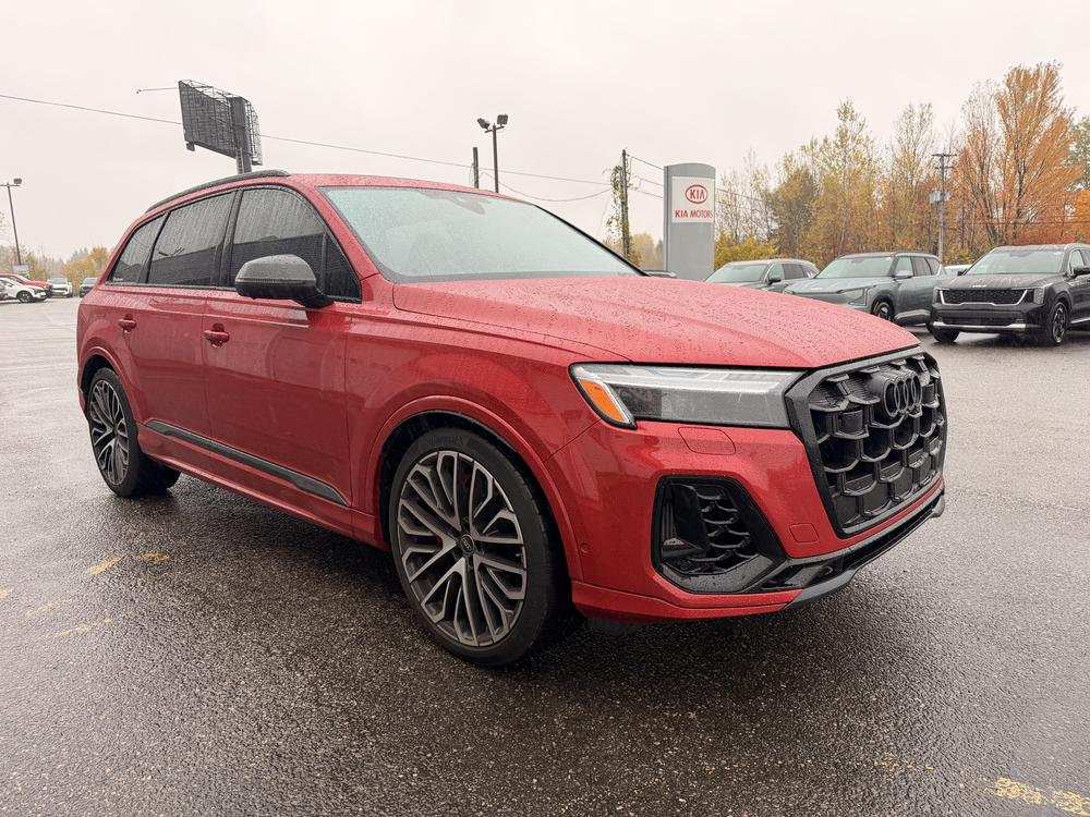 Audi SQ7 MAPLE LEAF RED