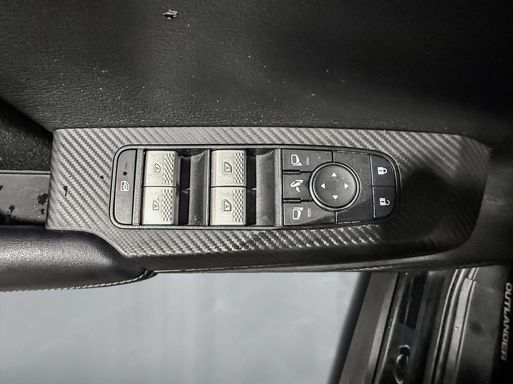 Mitsubishi Outlander 2023 Noir usage à vendre Mitsubishi Outlander 2023 Noir usage à vendre