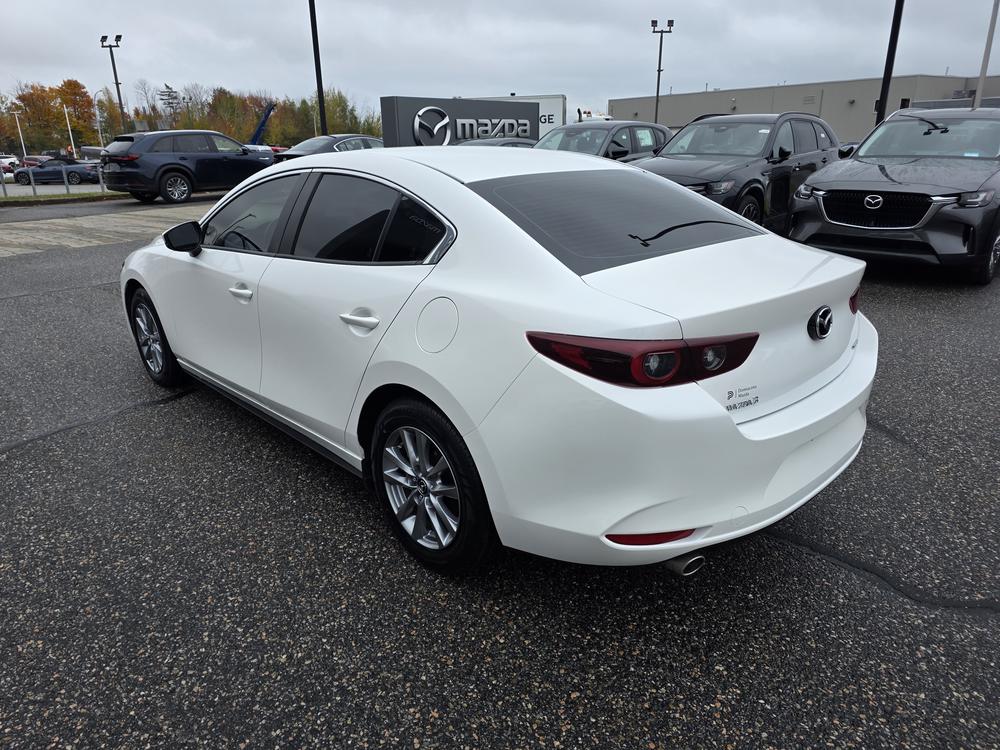Mazda Mazda3 GX 2024 d&rsquo;occasion à vendre - 9