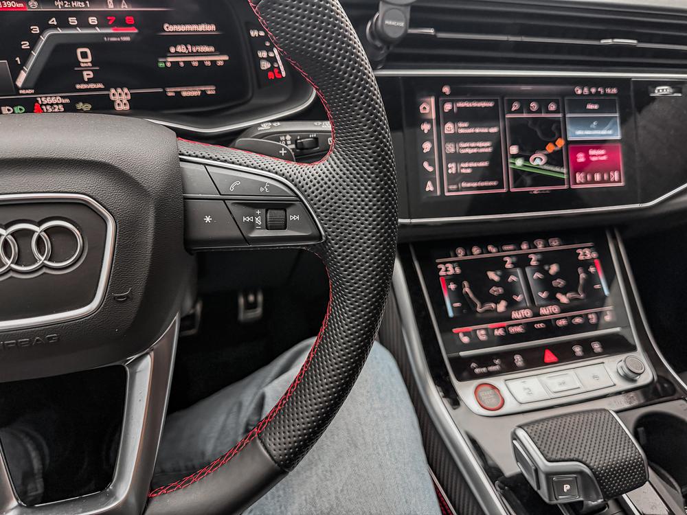 Audi SQ7 2026 Rouge usage à vendre Audi SQ7 2026 Rouge usage à vendre