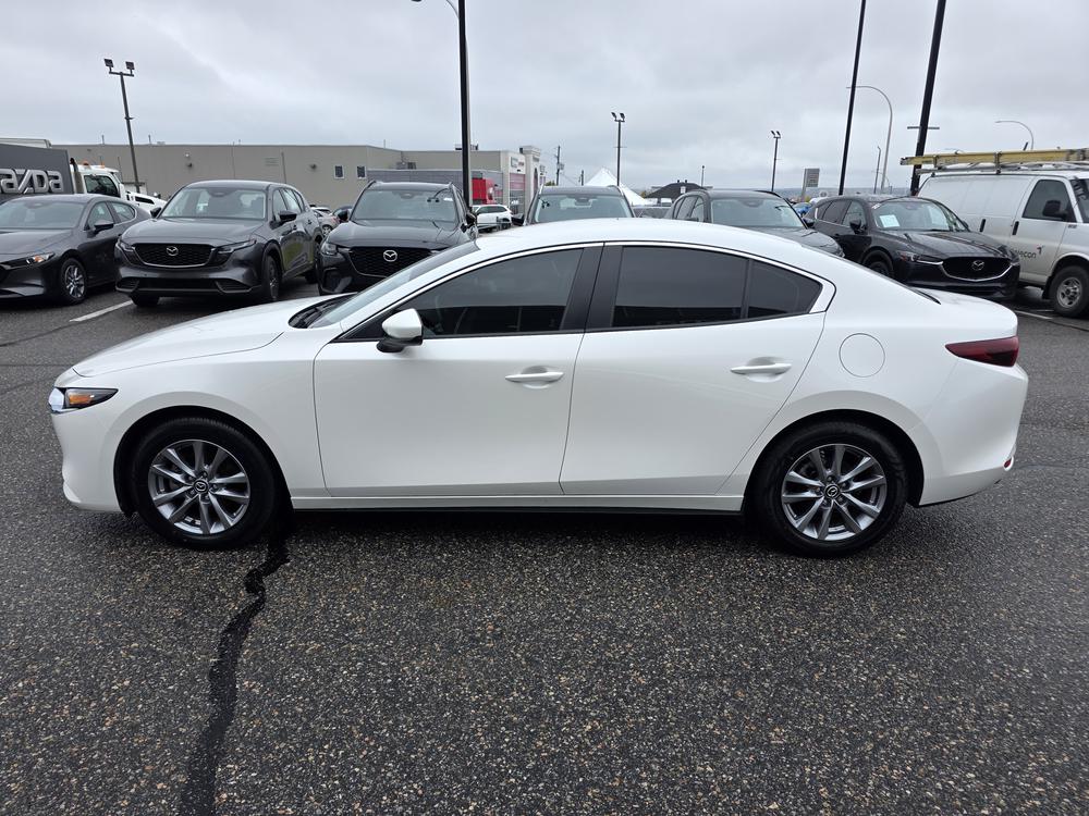 Mazda Mazda3 GX 2024 d&rsquo;occasion à vendre - 1
