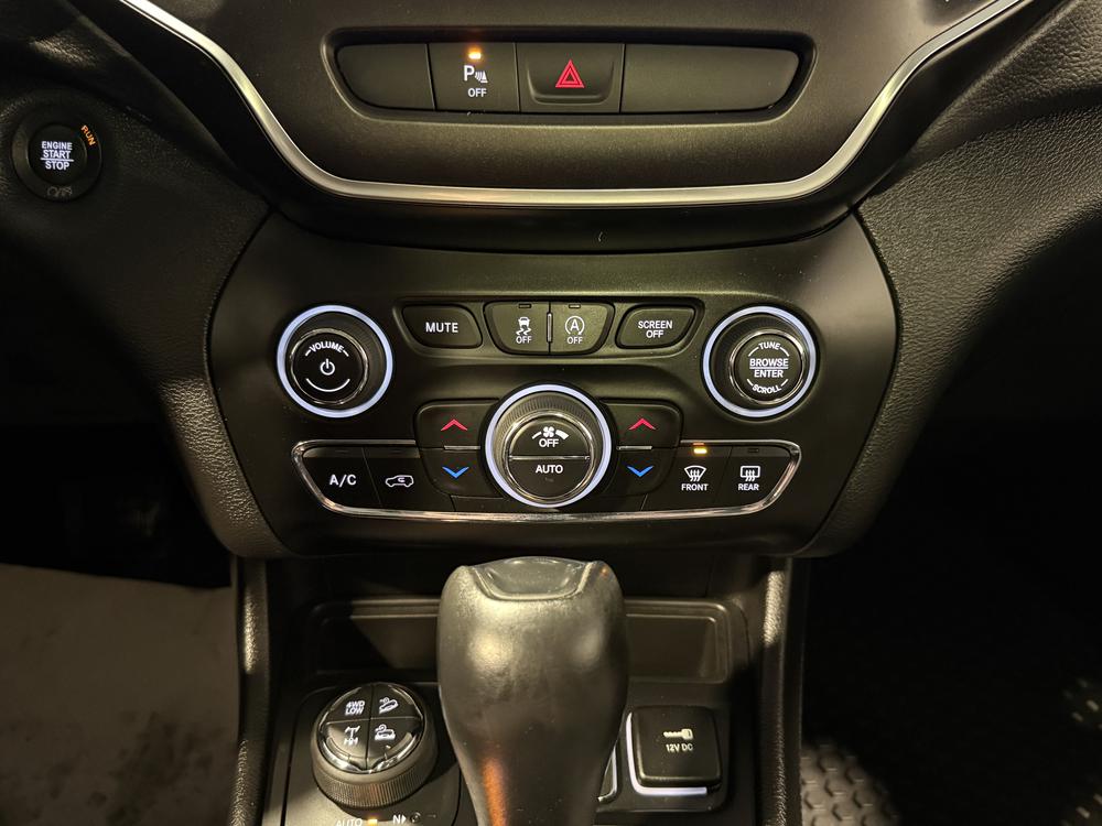 Jeep Cherokee Trailhawk 2021 d&rsquo;occasion à vendre - 29