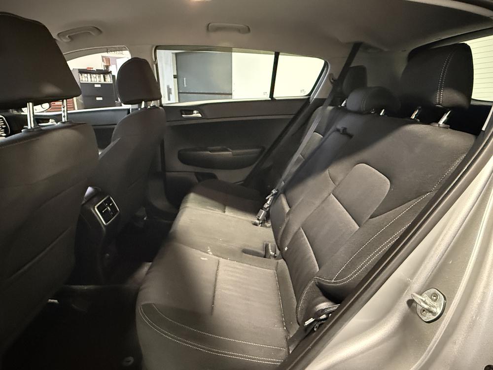 Kia Sportage LX 2021 d&rsquo;occasion à vendre - 29