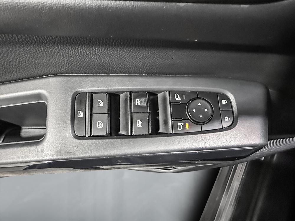 Nissan Pathfinder 2024 Gris usage à vendre Nissan Pathfinder 2024 Gris usage à vendre
