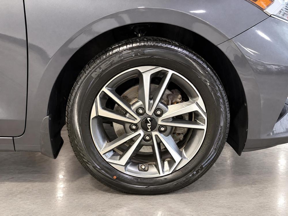 Kia Forte5 EX 2022 d&rsquo;occasion à vendre - 12