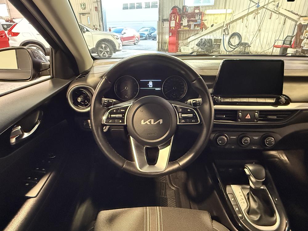 Kia Forte5 EX 2022 d&rsquo;occasion à vendre - 18