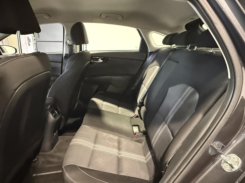 Kia Forte5 EX 2022 d&rsquo;occasion à vendre - 30