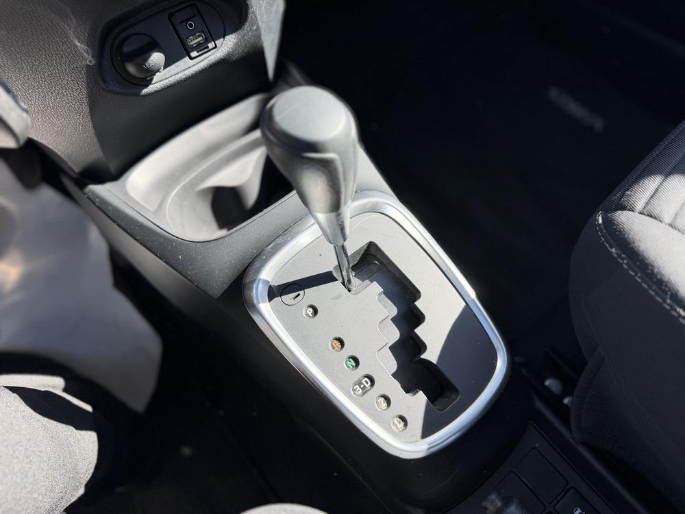 Toyota Yaris Hatchback LE 2019 d&rsquo;occasion à vendre - 13