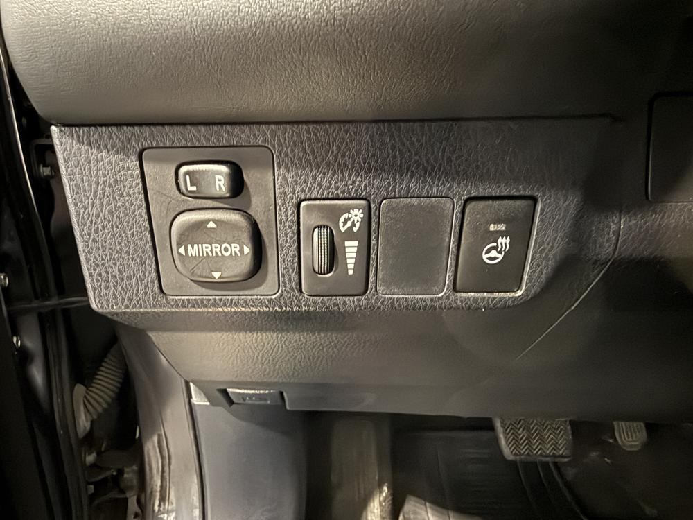 Toyota RAV4 hybride LIMITED AWD 2016 d&rsquo;occasion à vendre - 17