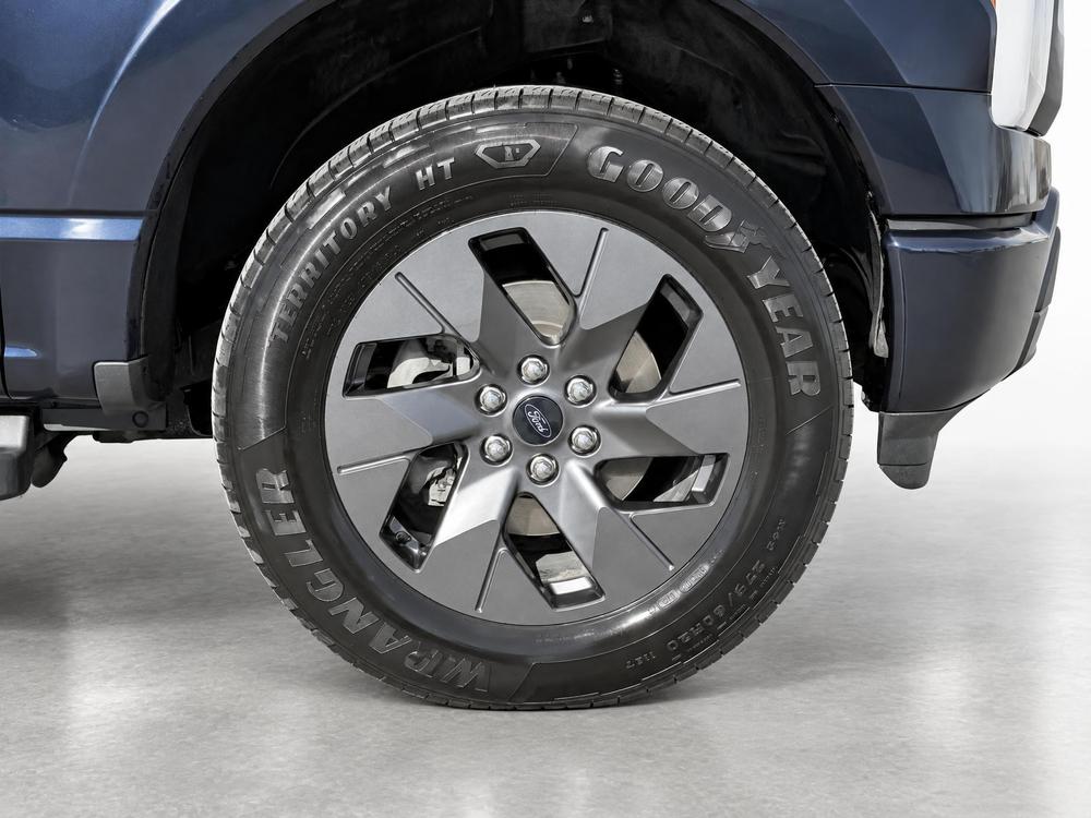 Ford F-150 Lightning XLT 2024 d&rsquo;occasion à vendre - 12