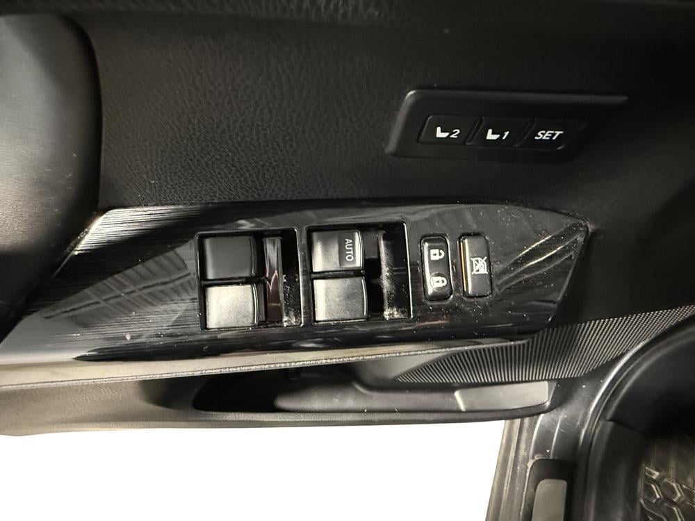 Toyota RAV4 hybride LIMITED AWD 2016 d&rsquo;occasion à vendre - 16