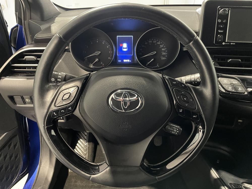 Toyota C-HR 2018 Bleu usage à vendre Toyota C-HR 2018 Bleu usage à vendre