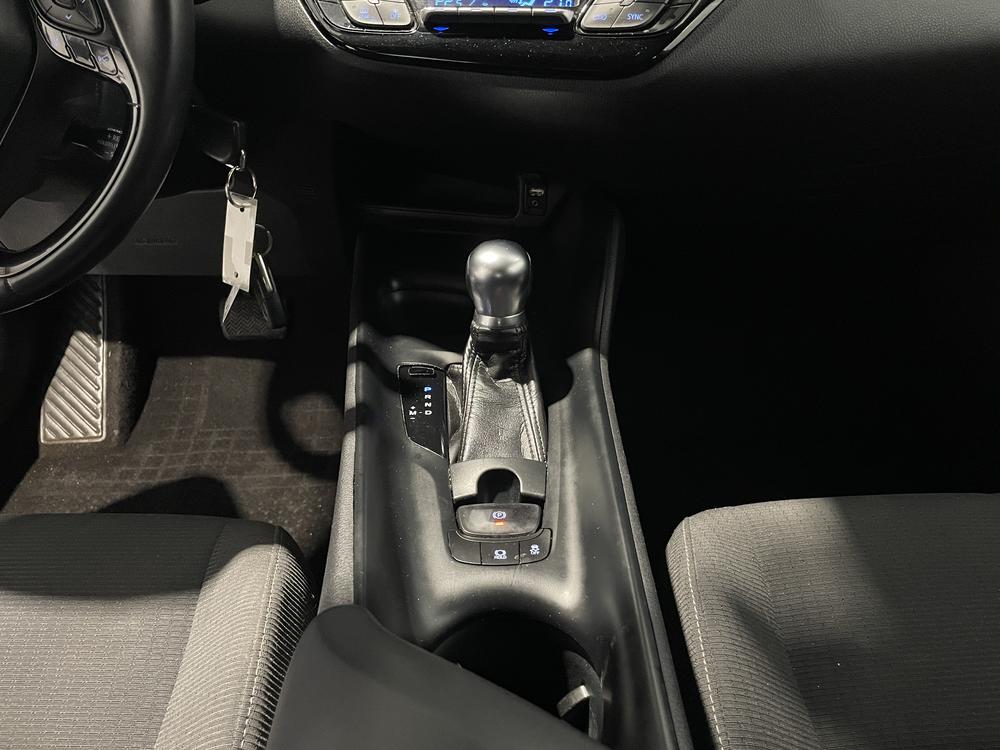 Toyota C-HR 2018 Bleu usage à vendre Toyota C-HR 2018 Bleu usage à vendre