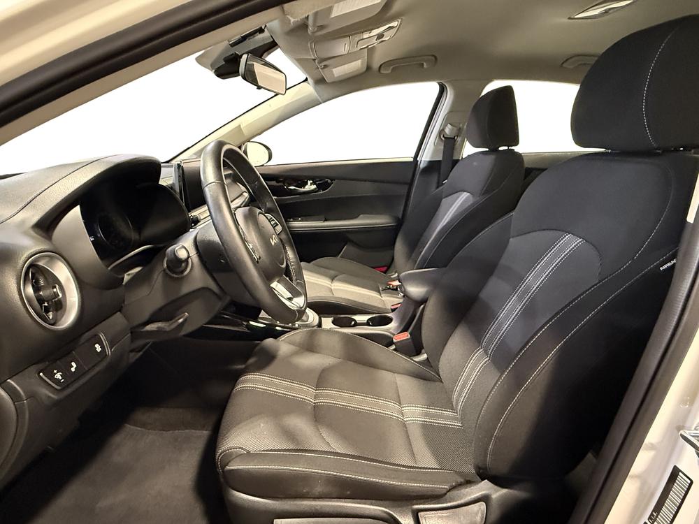 Kia Forte EX 2024 d&rsquo;occasion à vendre - 16