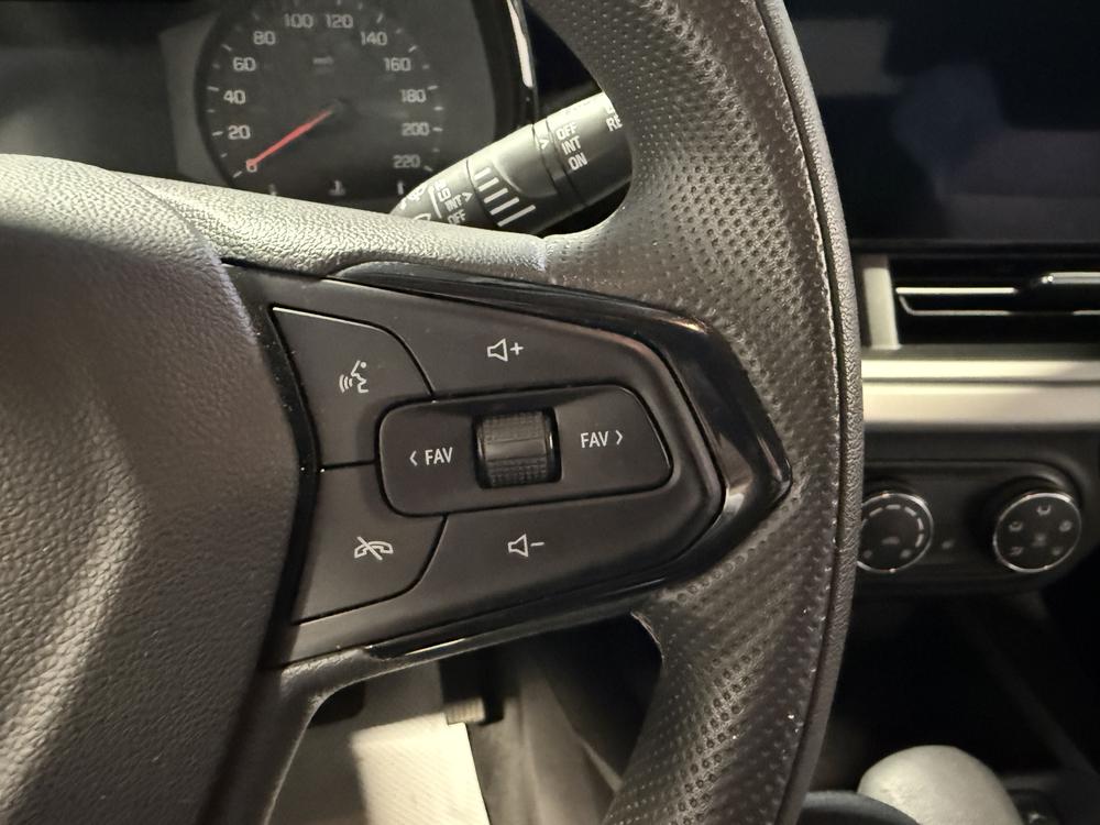 Chevrolet Trax LS 2025 d&rsquo;occasion à vendre - 19