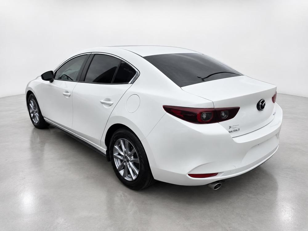 Mazda Mazda3 2024 Blanc usage à vendre Mazda Mazda3 2024 Blanc usage à vendre
