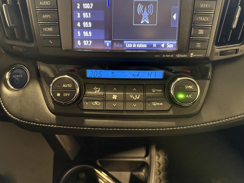 Toyota RAV4 hybride LIMITED AWD 2016 d&rsquo;occasion à vendre - 29