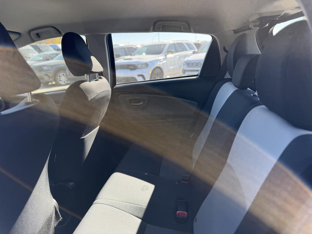 Toyota Yaris Hatchback LE 2019 d&rsquo;occasion à vendre - 9