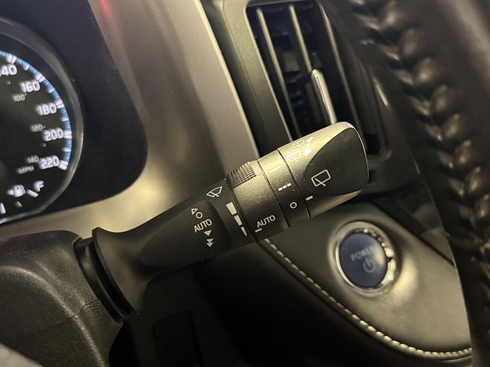 Toyota RAV4 hybride LIMITED AWD 2016 d&rsquo;occasion à vendre - 24