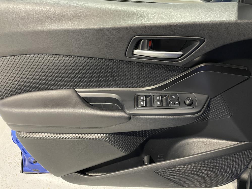 Toyota C-HR 2018 Bleu usage à vendre Toyota C-HR 2018 Bleu usage à vendre