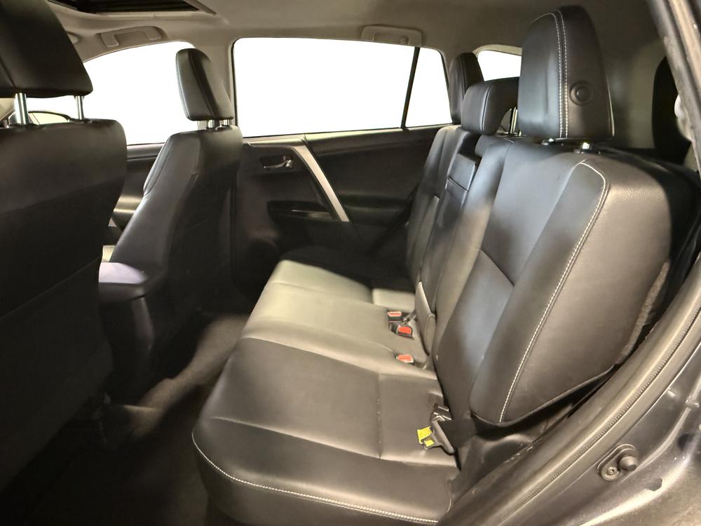 Toyota RAV4 hybride LIMITED AWD 2016 d&rsquo;occasion à vendre - 31