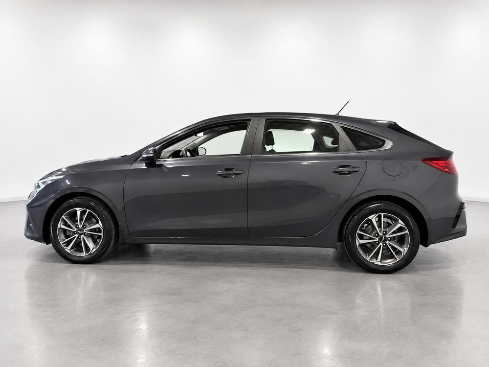 Kia Forte5 EX 2022 d&rsquo;occasion à vendre - 2
