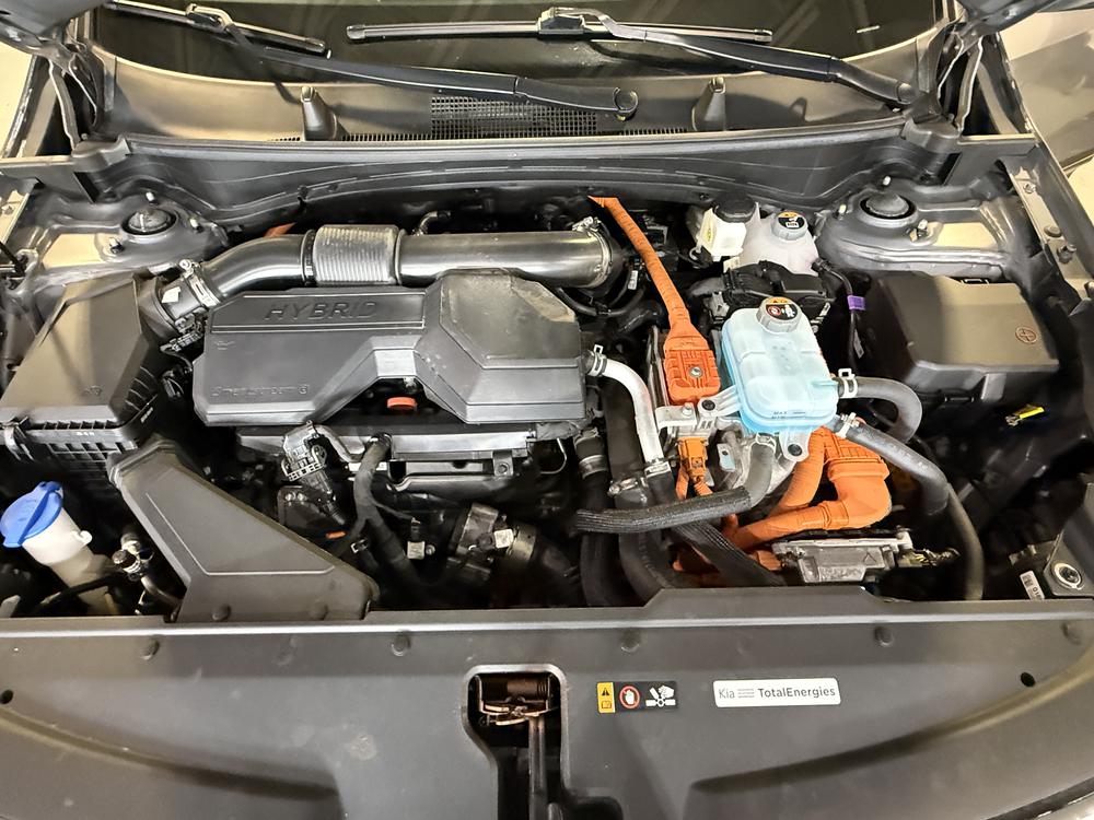 Kia Sportage hybride rechargeable 2025 Gris usage à vendre Kia Sportage hybride rechargeable 2025 Gris usage à vendre