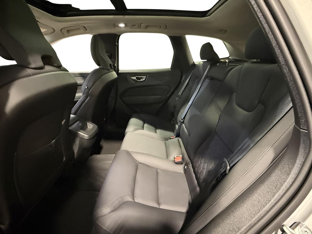 Volvo XC60 B5 CORE AWD 2026 d&rsquo;occasion à vendre - 31