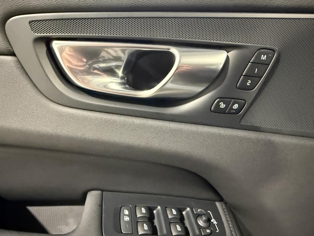 Volvo XC60 B5 CORE AWD 2026 d&rsquo;occasion à vendre - 17