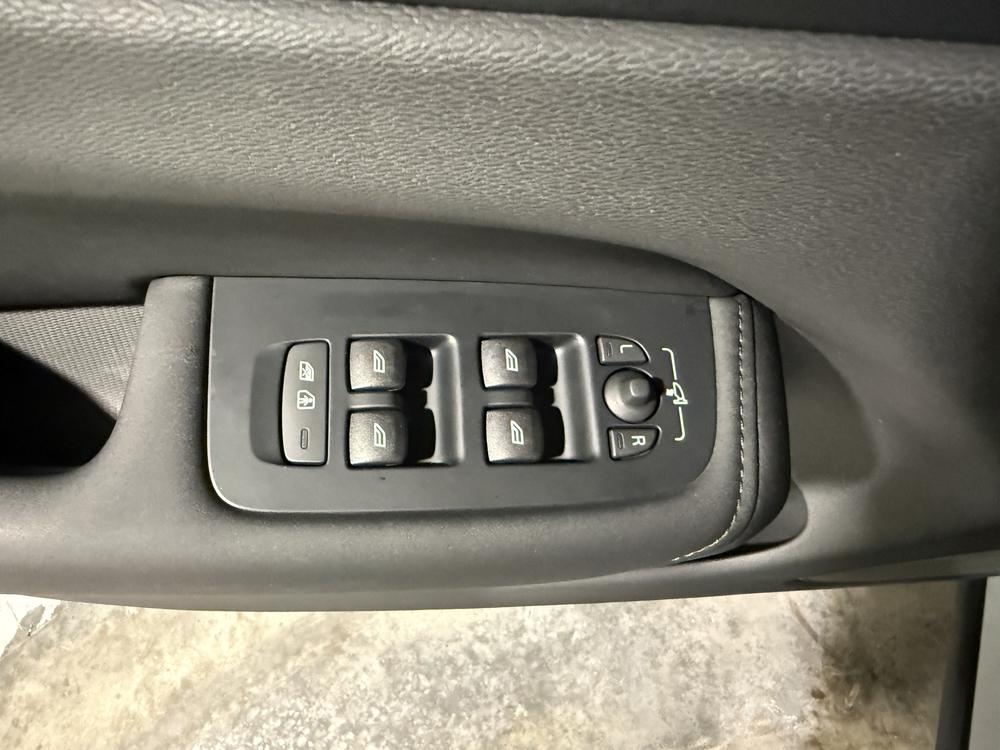 Volvo XC60 B5 CORE AWD 2026 d&rsquo;occasion à vendre - 16