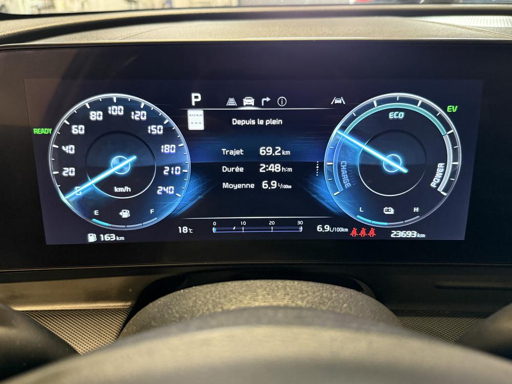 Kia Sportage hybride rechargeable 2025 Gris usage à vendre Kia Sportage hybride rechargeable 2025 Gris usage à vendre