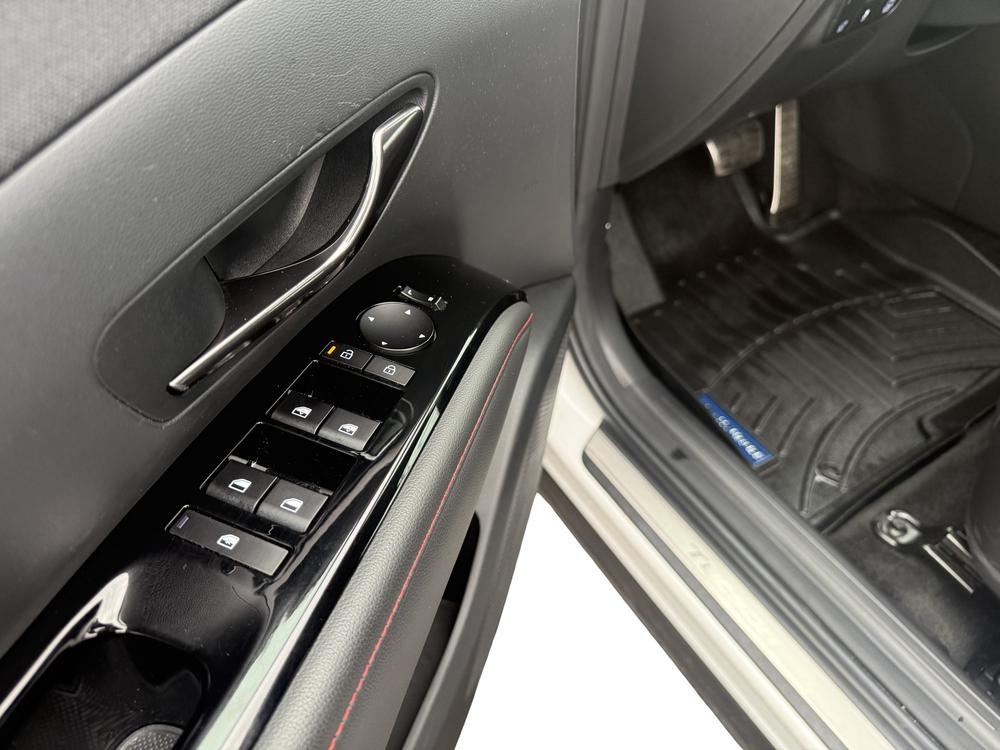 Hyundai Tucson hybride 2025 Blanc usage à vendre Hyundai Tucson hybride 2025 Blanc usage à vendre