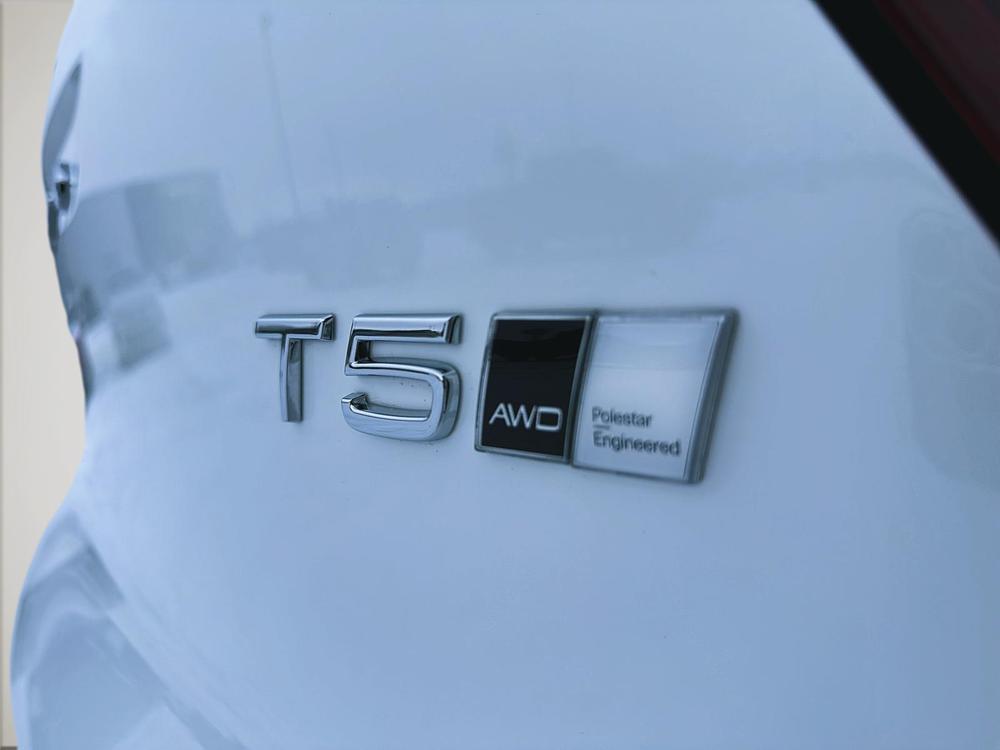 Volvo XC40 T5 R-DESIGN AWD 2022 d&rsquo;occasion à vendre - 11