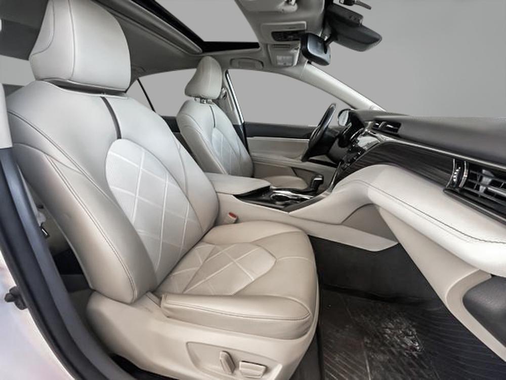 Toyota Camry HYBRIDE XLE 2019 d&rsquo;occasion à vendre - 31