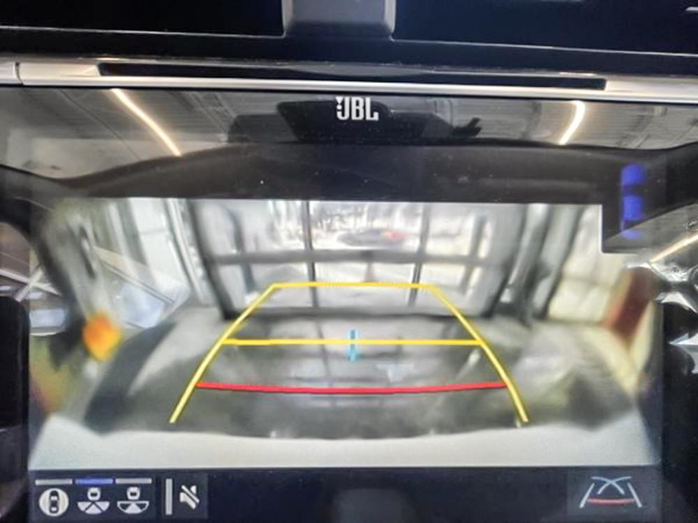 Toyota Camry HYBRIDE XLE 2019 d&rsquo;occasion à vendre - 17