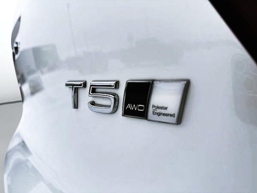 Volvo XC40 T5 R-DESIGN AWD 2022 d&rsquo;occasion à vendre - 11