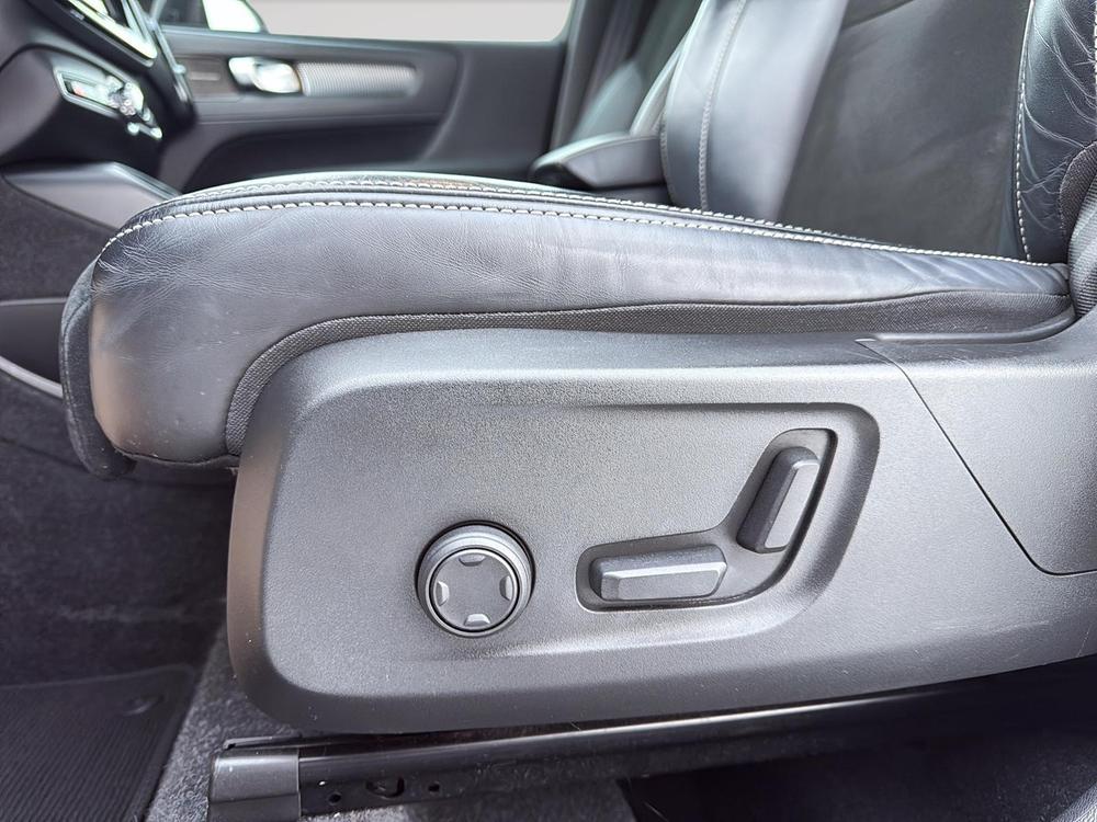 Volvo XC40 T5 R-DESIGN AWD 2022 d&rsquo;occasion à vendre - 13