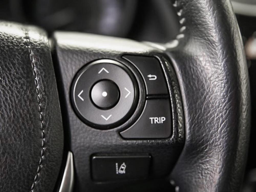 Toyota Corolla iM HATCHBACK 2018 d&rsquo;occasion à vendre - 19