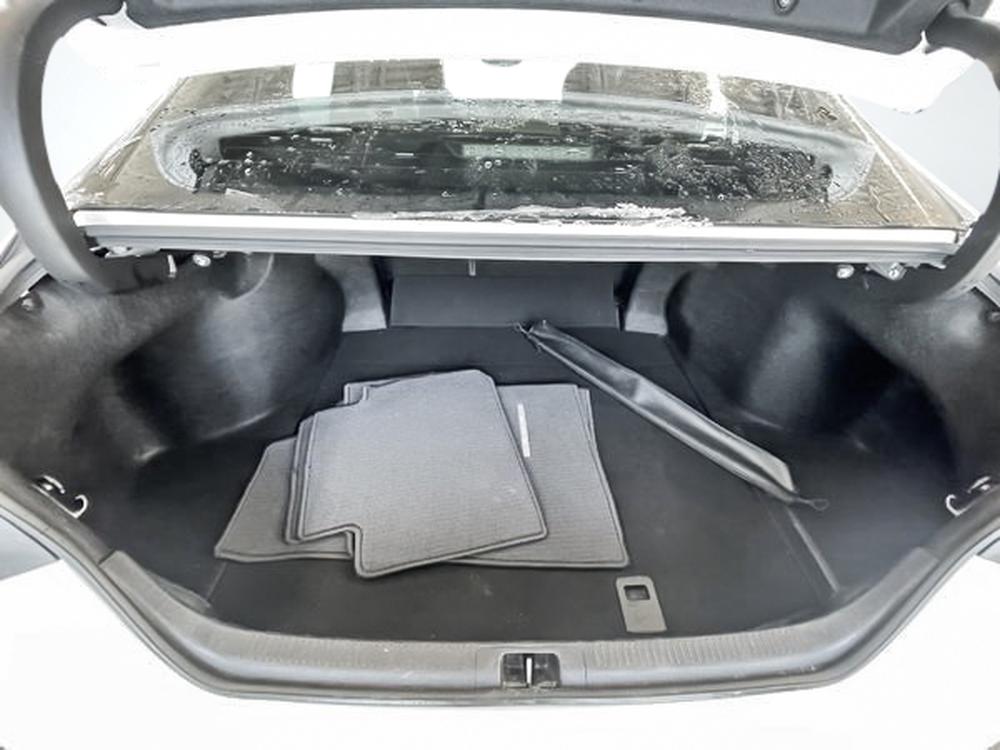 Toyota Camry HYBRIDE XLE 2019 d&rsquo;occasion à vendre - 30