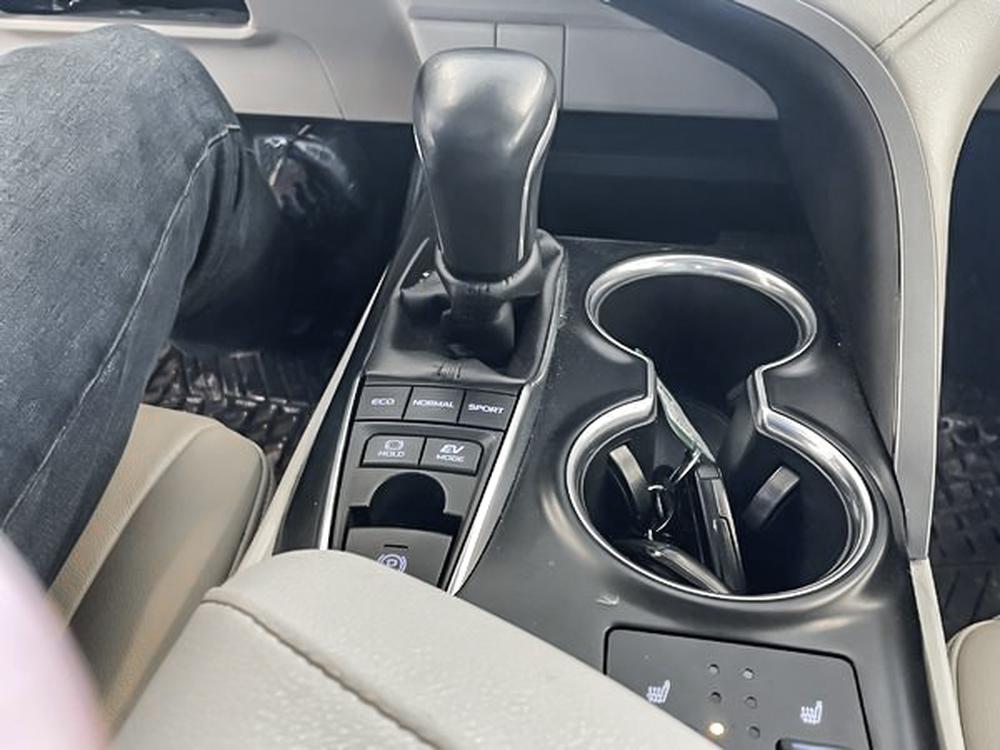 Toyota Camry HYBRIDE XLE 2019 d&rsquo;occasion à vendre - 24