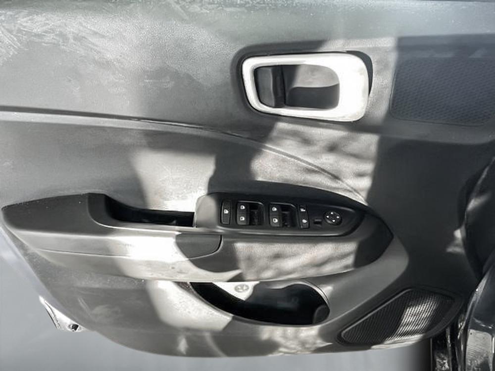 Hyundai Venue Preferred 2025 d&rsquo;occasion à vendre - 12