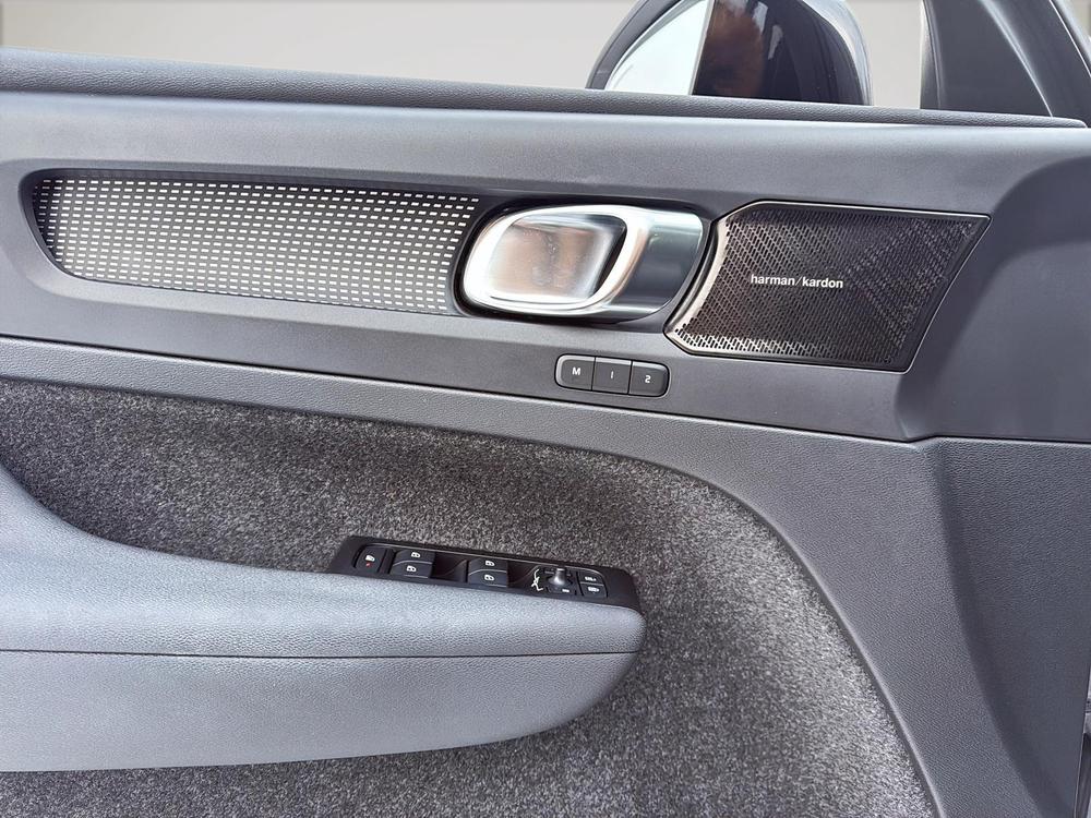 Volvo XC40 T5 R-DESIGN AWD 2022 d&rsquo;occasion à vendre - 14