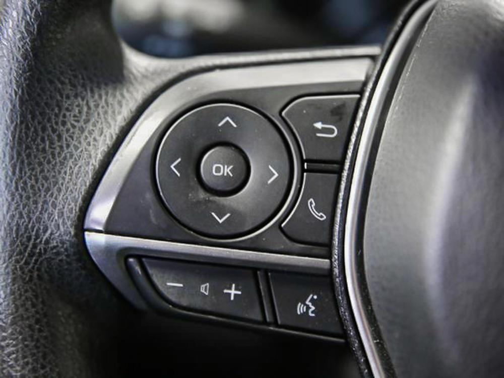 Toyota Camry HYBRID LE 2022 d&rsquo;occasion à vendre - 18