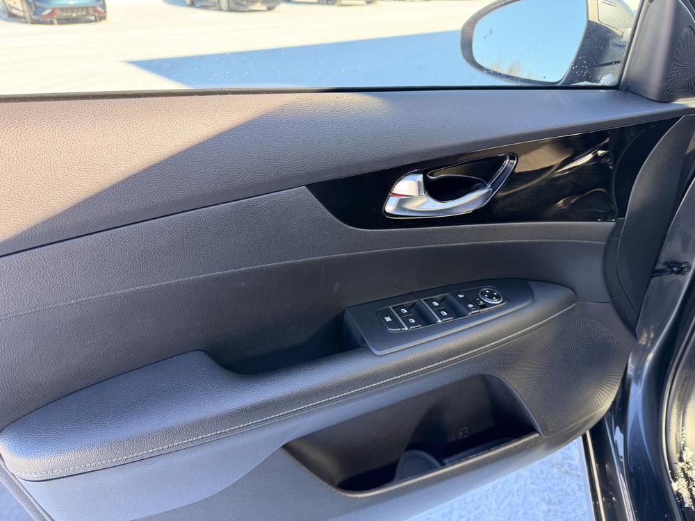 Kia Forte EX 2020 d&rsquo;occasion à vendre - 13