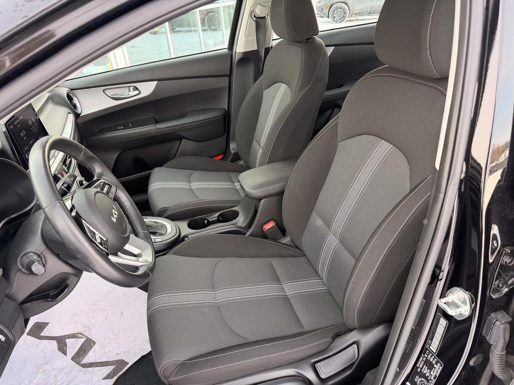 Kia Forte LX 2023 d&rsquo;occasion à vendre - 14