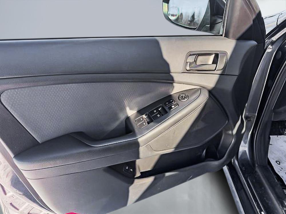 Kia Optima LX 2014 d&rsquo;occasion à vendre - 11