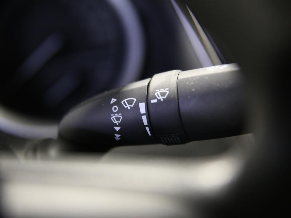 Toyota Camry HYBRID LE 2022 d&rsquo;occasion à vendre - 33