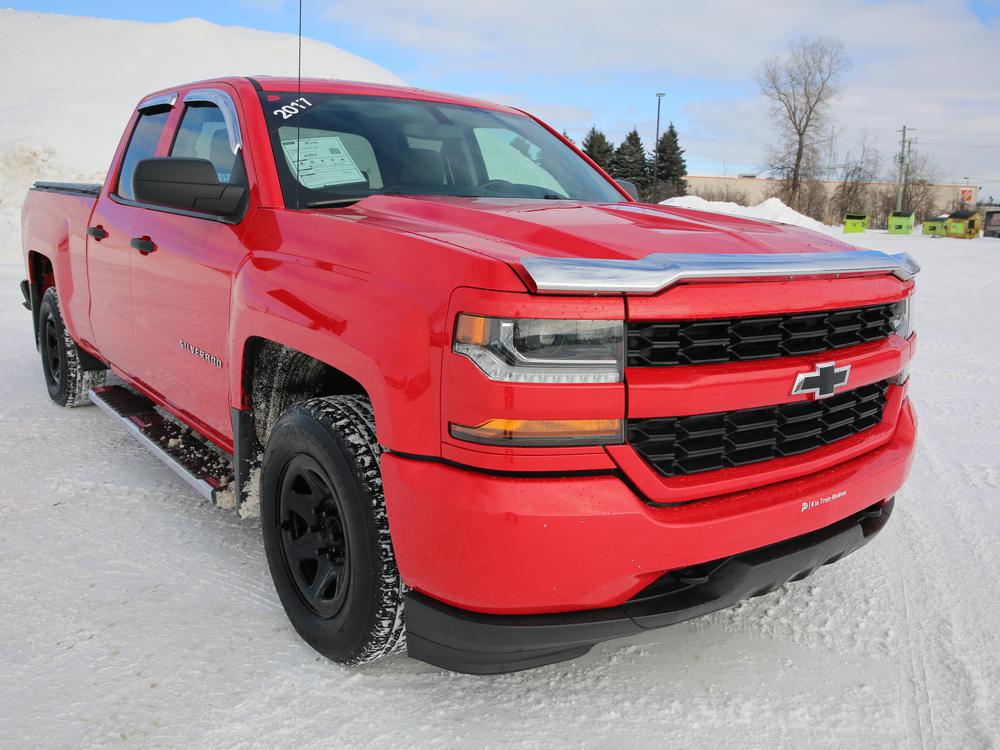 Chevrolet Silverado 1500 CUSTOM