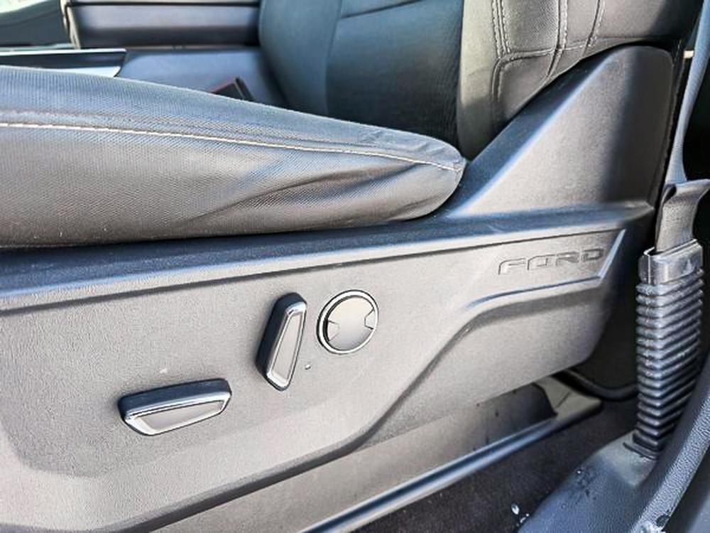 Ford F-150 2021 Noir usage à vendre Ford F-150 2021 Noir usage à vendre